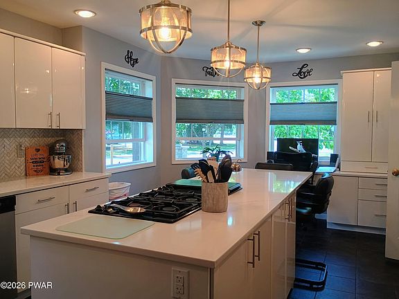 5th image of 4062 Circle Ct