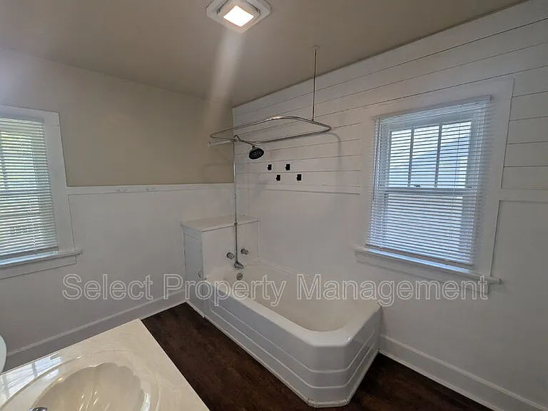 1148 W Packard Ave — Photo 22
