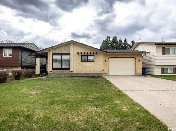 466 Smith CRESCENT, Saskatoon, SK S7M 5A1