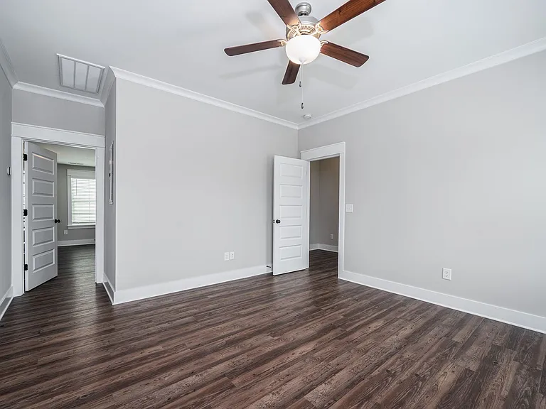 1524 Cottage Grv — Photo 18