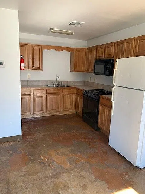1 bed, $650 — Photo 1