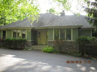 9038 Sheringham Dr, Roscoe, IL 61073