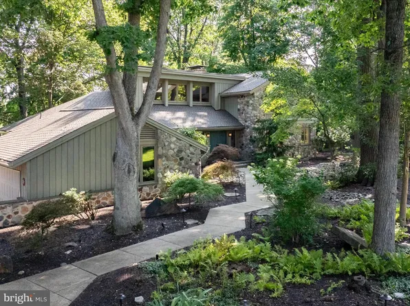 311 Mill Race Ln, Newtown, PA 18940