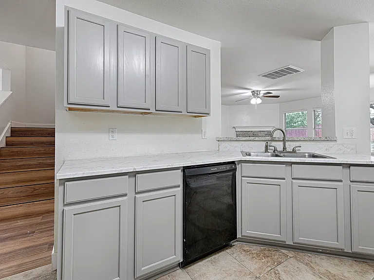 2629 Terrace Dr — Photo 7