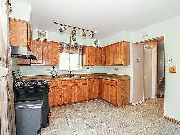 5th image of 1117 S Harvey Ave
