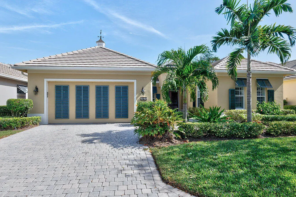 4 bed, 4.5 bath, 3069 sqft, $8,000 — Photo 2