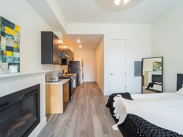 Janie Apartments — Photo 24