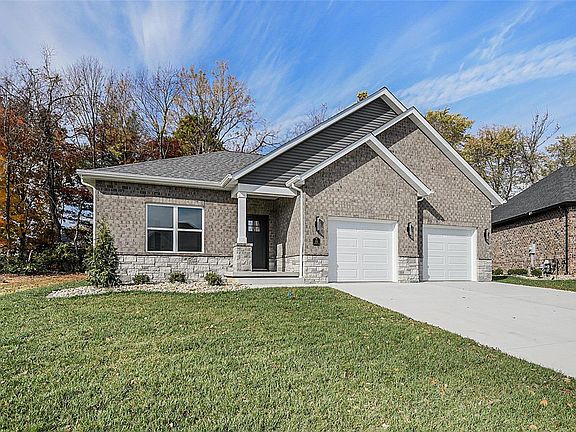 2nd image of 213 Fountain Dr