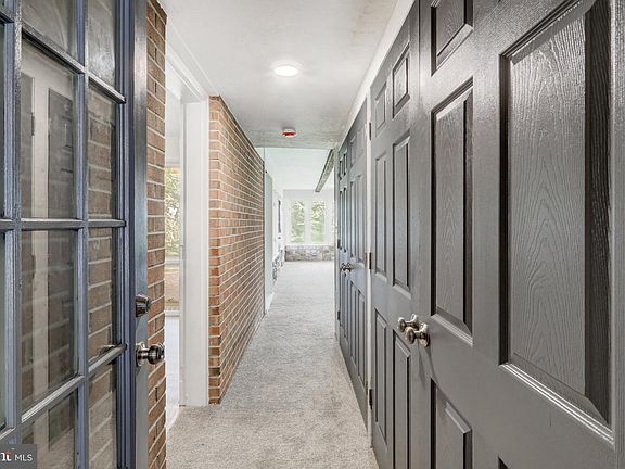 4th image of 2020 Winding Rd