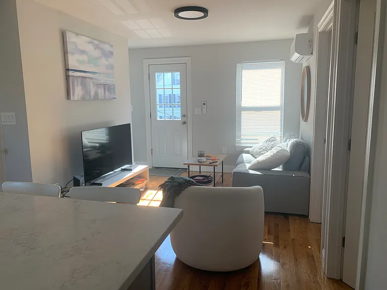 10 Harding St #2 — Photo 1