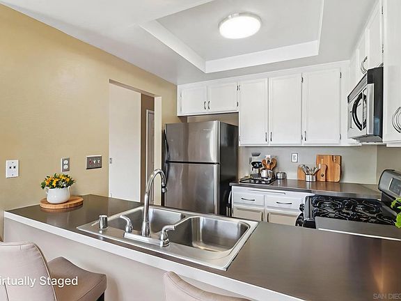 4th image of 2097 Manzana Way