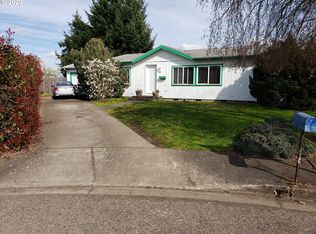 420 E 10th Pl, Junction City, OR 97448