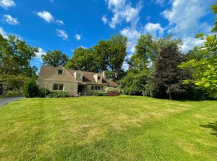 2327 Canterbury Rd, Columbus, OH 43221