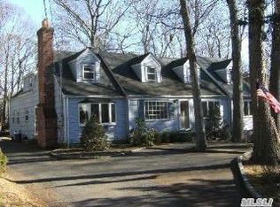 1 Mills Rd, Stony Brook, NY 11790