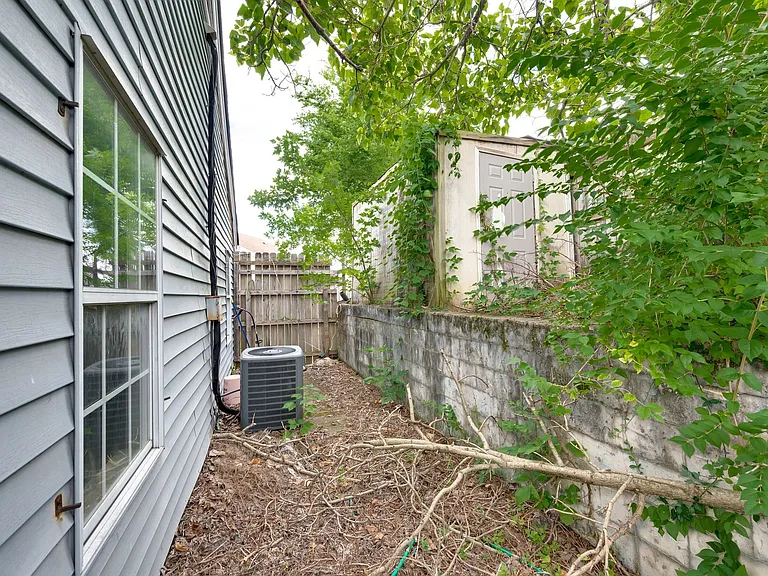614 Poplar Pl — Photo 30