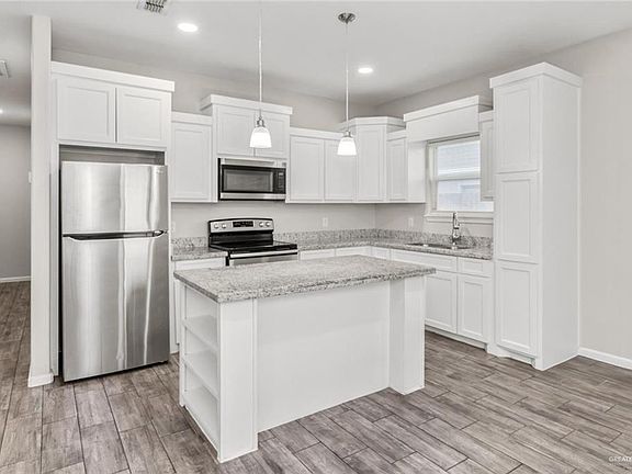 4th image of 801 W Sunset Valley St APT 4