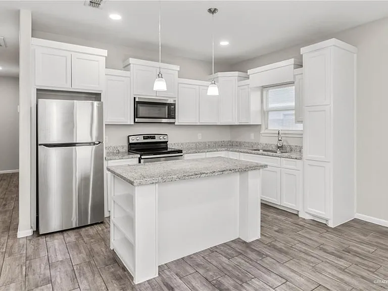 801 W Sunset Valley St #4 — Photo 4