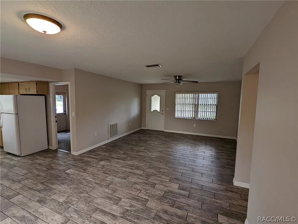2 bed, 2.0 bath, 1079 sqft, $1,700 — Photo 3
