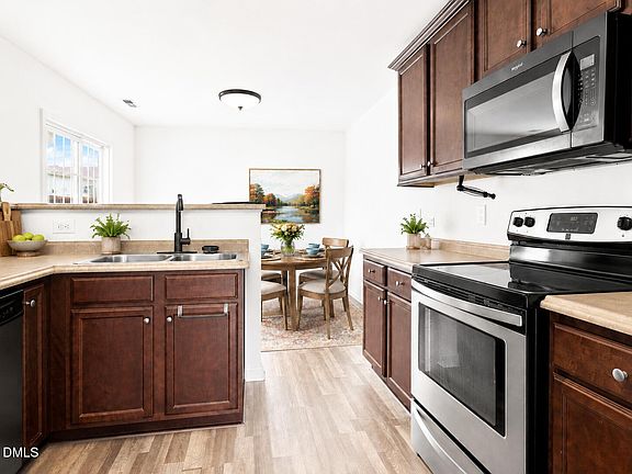 5th image of 5016 Gailardia Dr