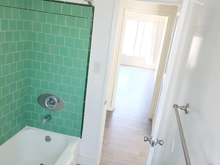 4767 San Vicente Blvd #6 — Photo 19