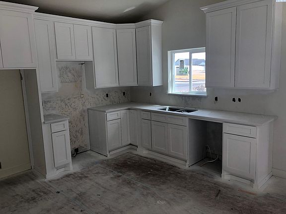 4th image of 1821 E Highland St Lot 1