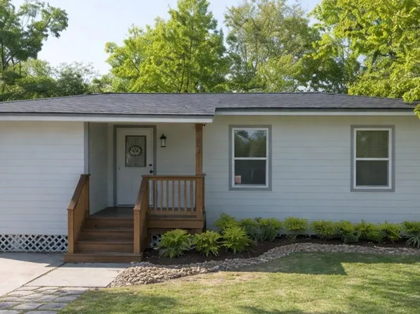 58 Hybiscus Ct, Lake Jackson, TX 77566