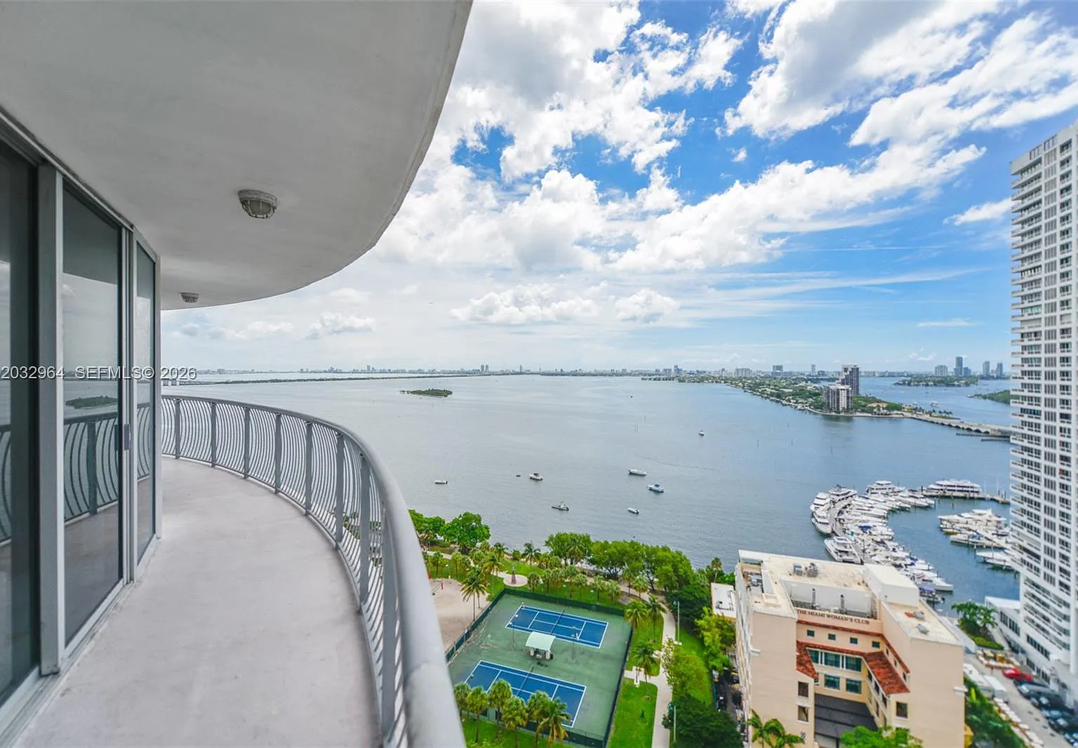 Opera Tower Condo — Photo 2