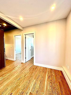 3rd image of 1354 Jefferson Ave #4P