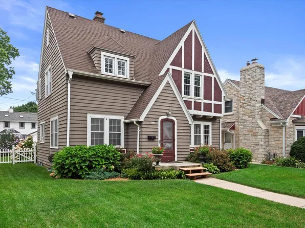 131 Douglass AVENUE, Waukesha, WI 53186