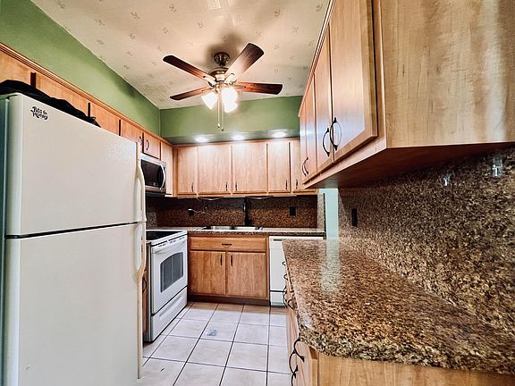 2nd image of 210 Easthampton I