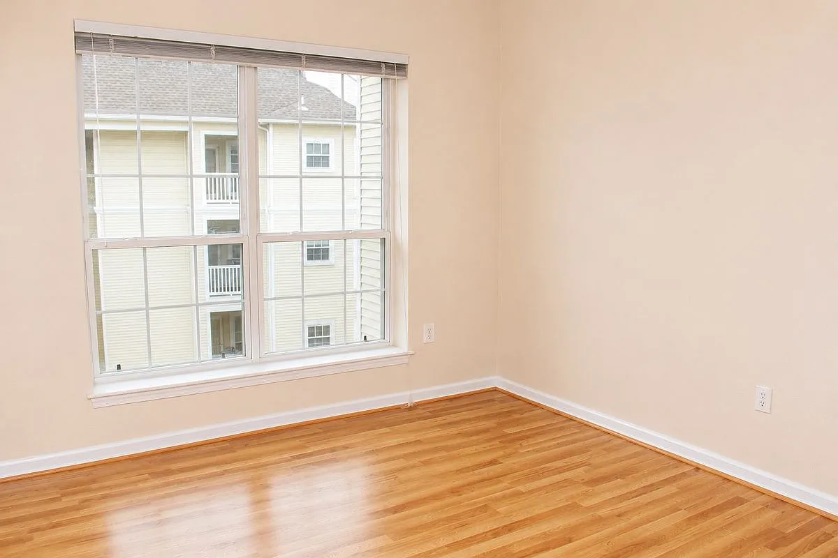 1 bed, 1.0 bath, 726 sqft, $2,000 — Photo 2