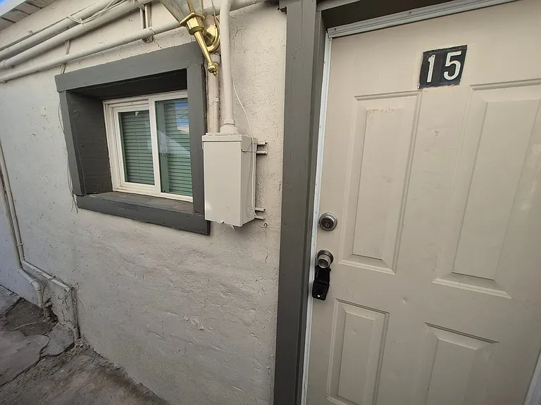 560 S Madison Ave — Photo 6