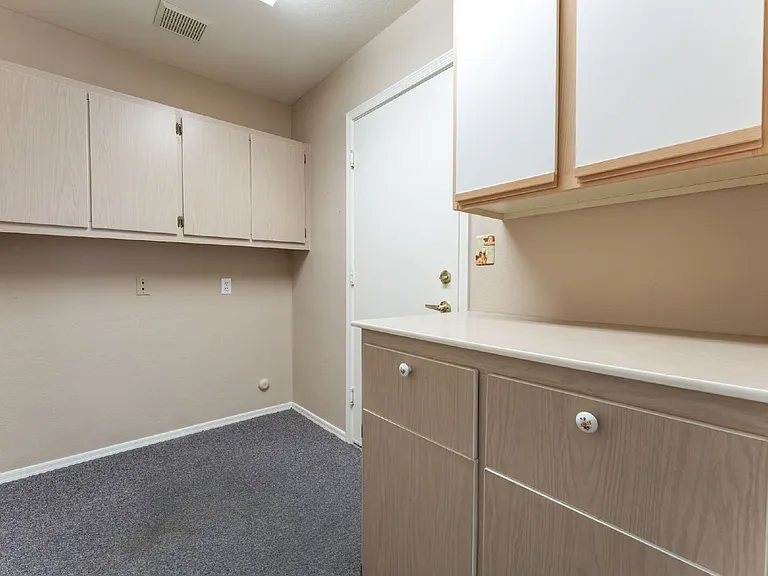 9356 Villa Ridge Dr — Photo 32