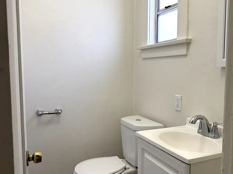 1530 & 1532 S Gaffey St — Photo 17