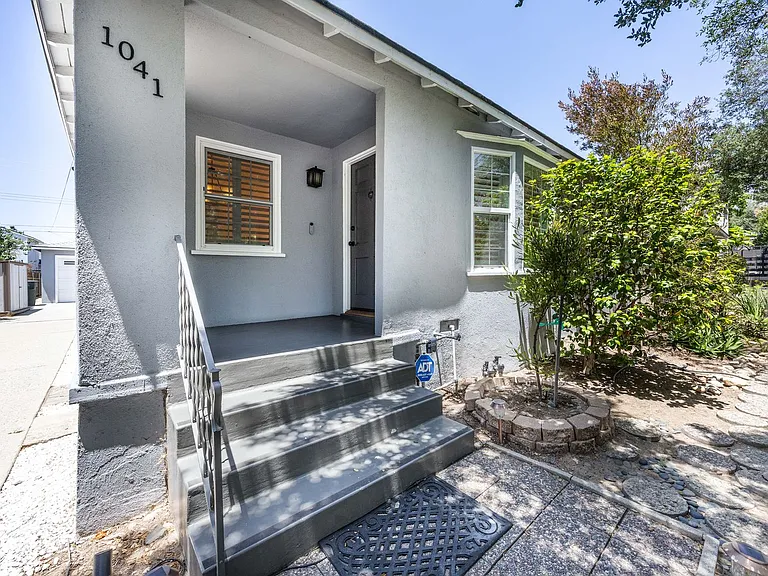 1041 Rose Ave — Photo 6