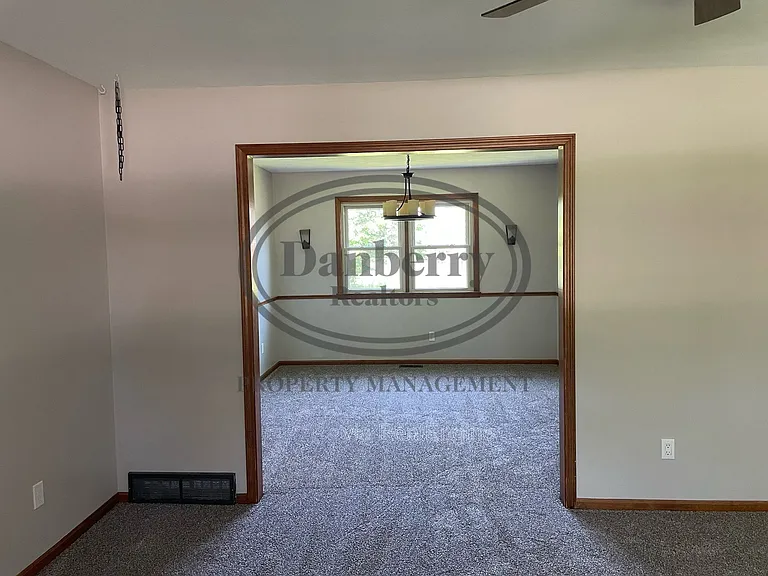 3018 Gleneagle Dr — Photo 4