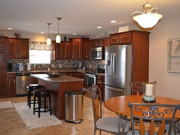 4th image of 117 Twin Lakes Road