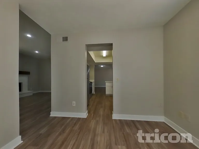 6340 W Mercer Ln — Photo 6