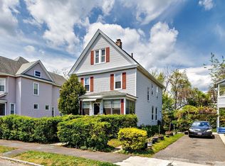 38 Phoenix St, Springfield, MA 01104
