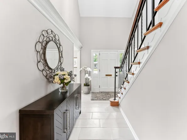 12 Hempsted Dr, Newark, DE 19711