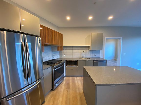 2nd image of 519 Poplar St #B218