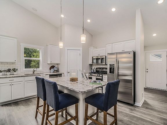 4th image of 143 Hickory Valley Dr #43