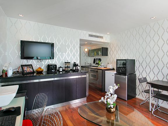 5th image of 1601 West Ave APT 207