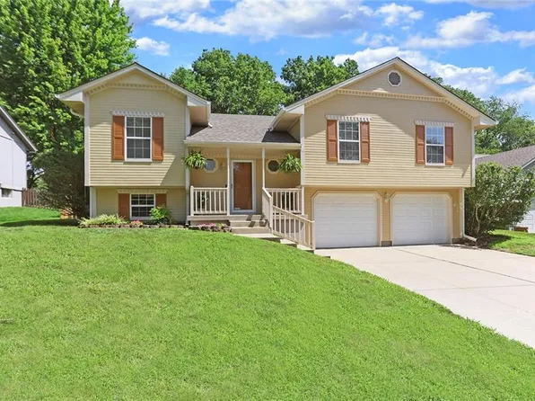 1215 NE Quail Walk Dr, Blue Springs, MO 64014