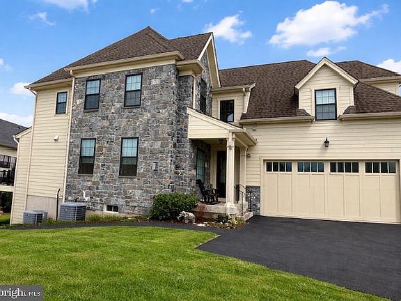 2nd image of 400 Morris Ct
