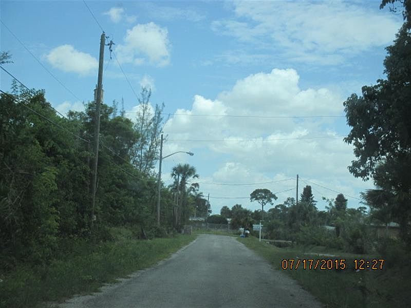 2nd image of 1455 Stacy Rd
