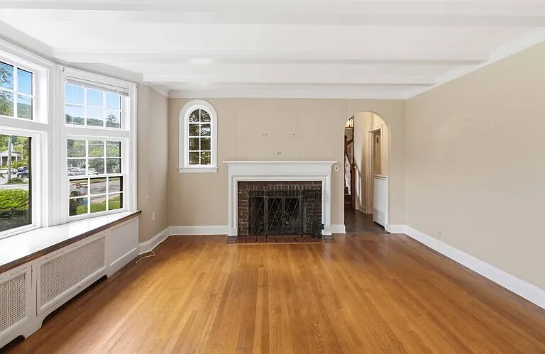 10 N Elk Ave — Photo 11