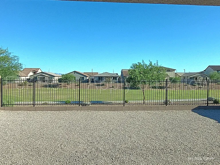 15565 W Desert Hollow Dr — Photo 5