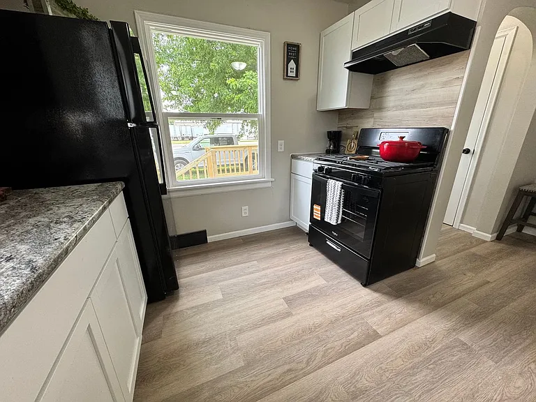 4351 Texas St — Photo 2