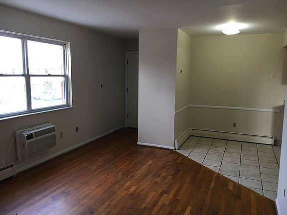 2nd image of 676 Riverview Dr APT A3